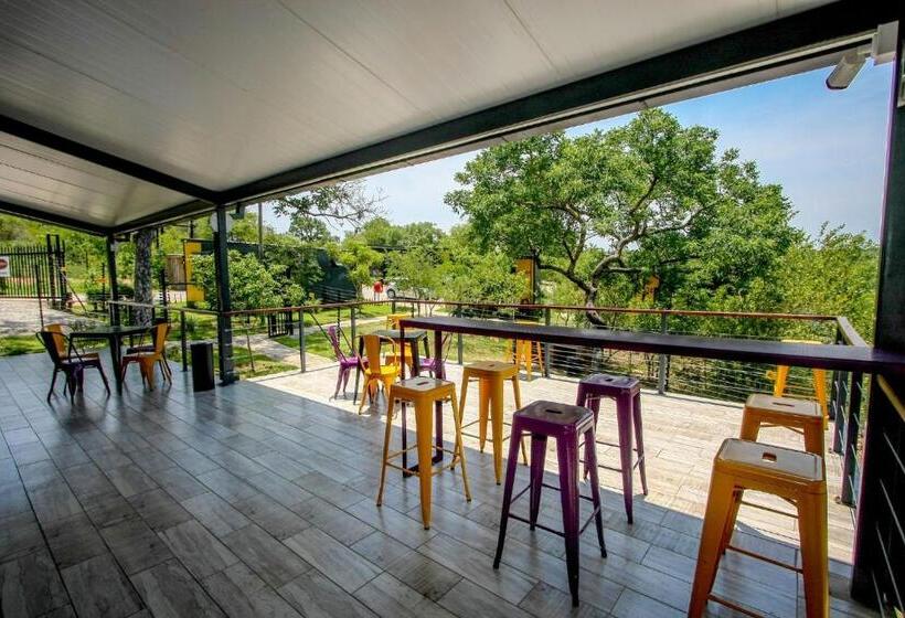 Отель Sleepover Kruger Gate