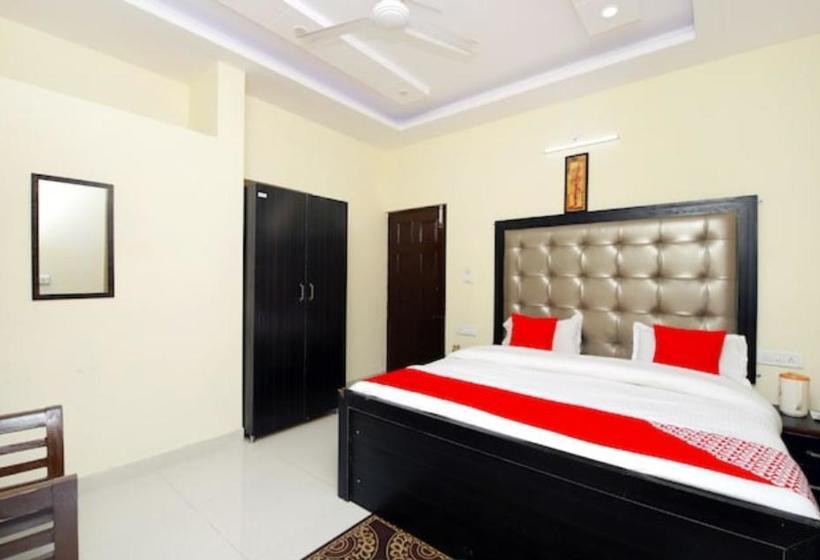 בית מלון כפרי Usha Palace