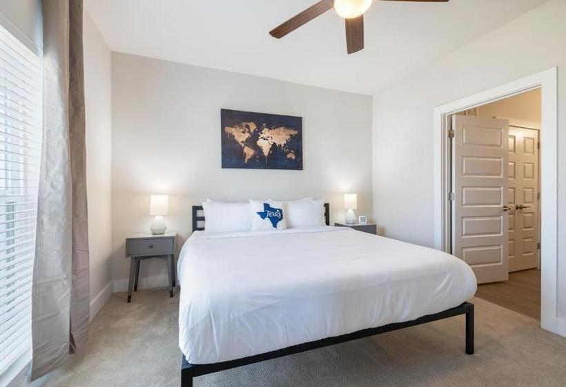 Kasa Southeast Airport Austin