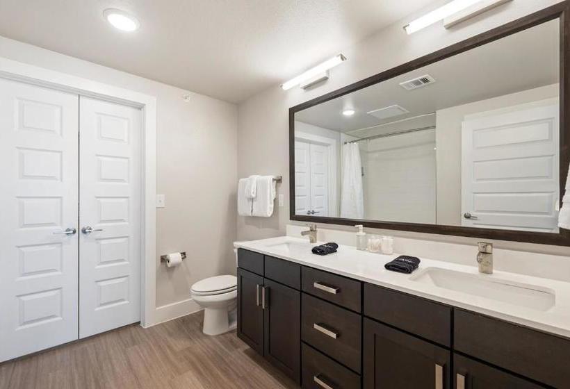 Kasa Southeast Airport Austin