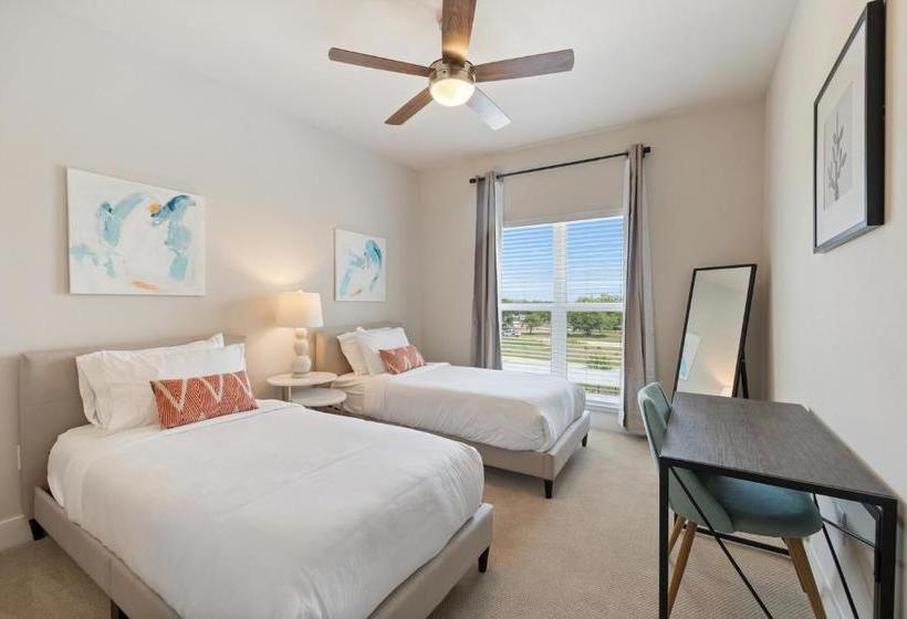 Kasa Southeast Airport Austin