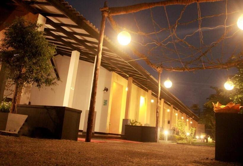 هتل Athyantha Resort