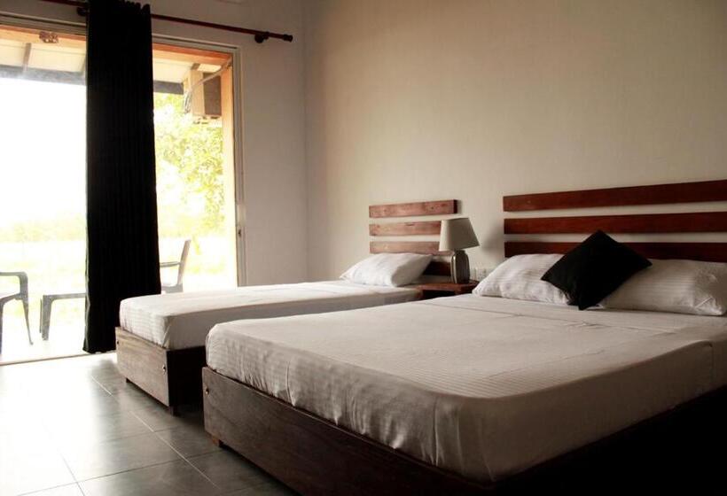 هتل Athyantha Resort