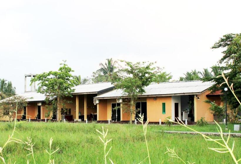 هتل Athyantha Resort