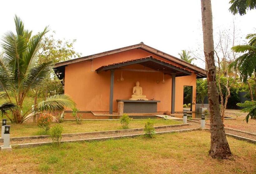 هتل Athyantha Resort