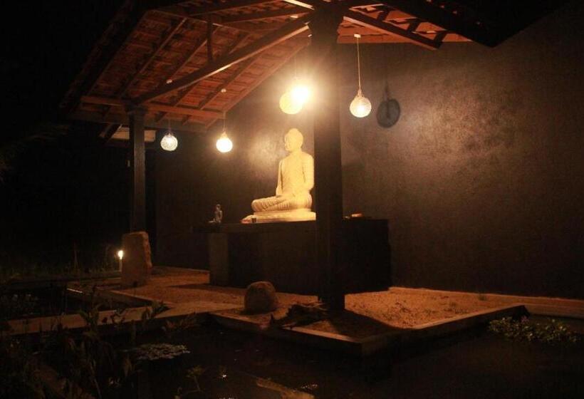 هتل Athyantha Resort