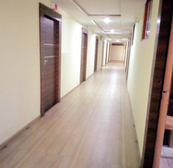 Hotel Fab King S Palace