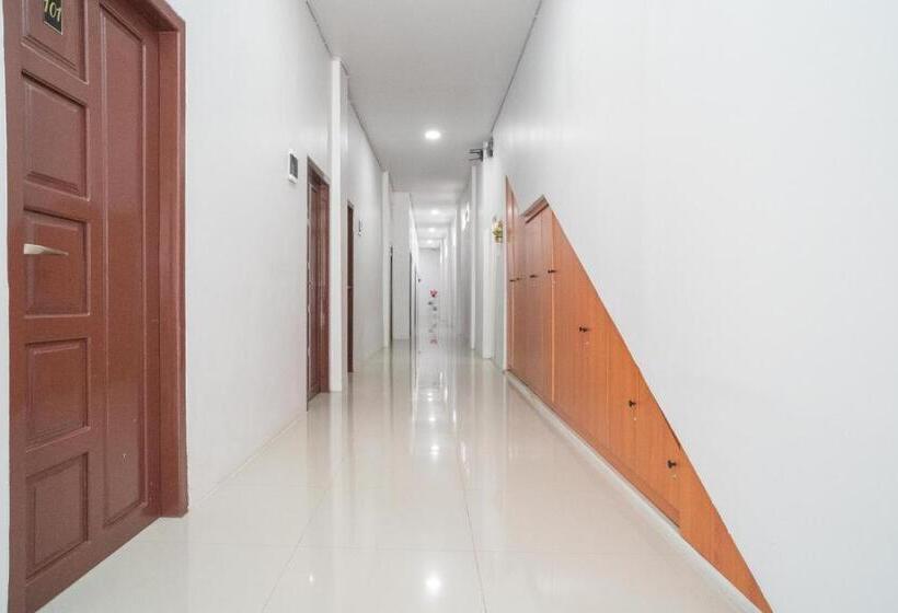 בית מלון כפרי Reddoorz Syariah Near Jalan Ahmad Yani Banjarmasin 3