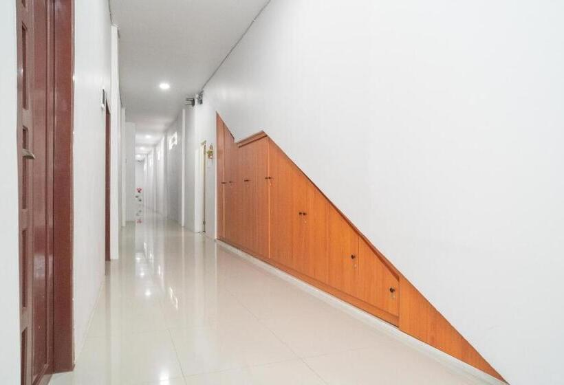 בית מלון כפרי Reddoorz Syariah Near Jalan Ahmad Yani Banjarmasin 3