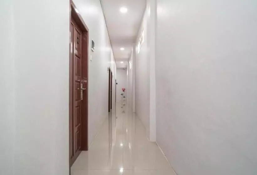 ホテル Reddoorz Syariah Near Jalan Ahmad Yani Banjarmasin 3