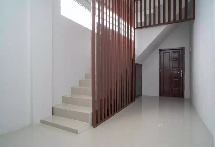 ホテル Reddoorz Syariah Near Jalan Ahmad Yani Banjarmasin 3