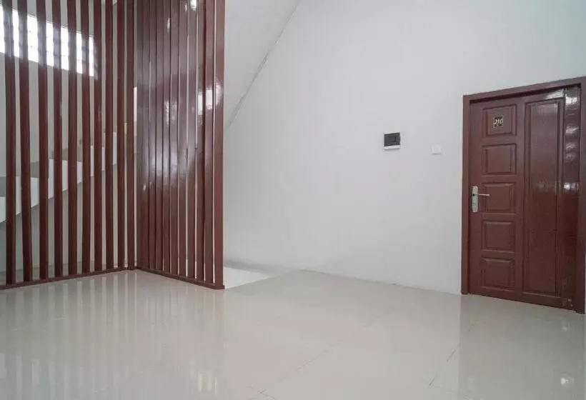 ホテル Reddoorz Syariah Near Jalan Ahmad Yani Banjarmasin 3
