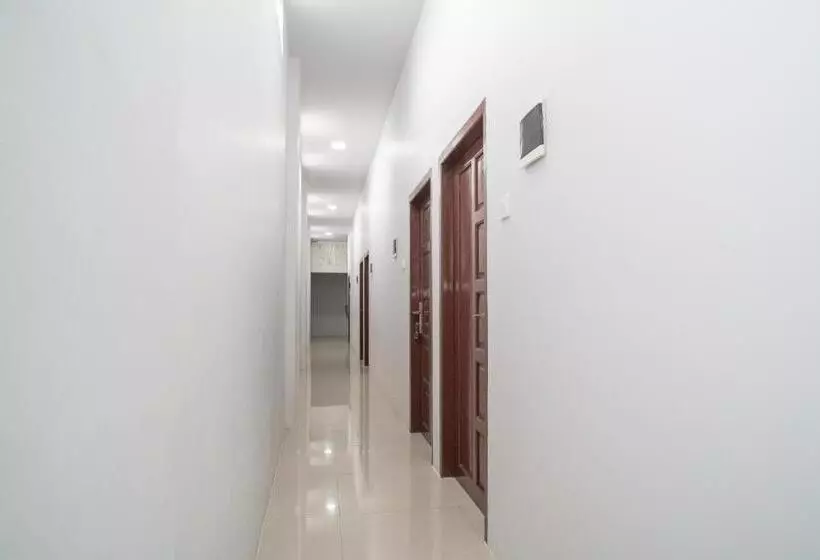 ホテル Reddoorz Syariah Near Jalan Ahmad Yani Banjarmasin 3