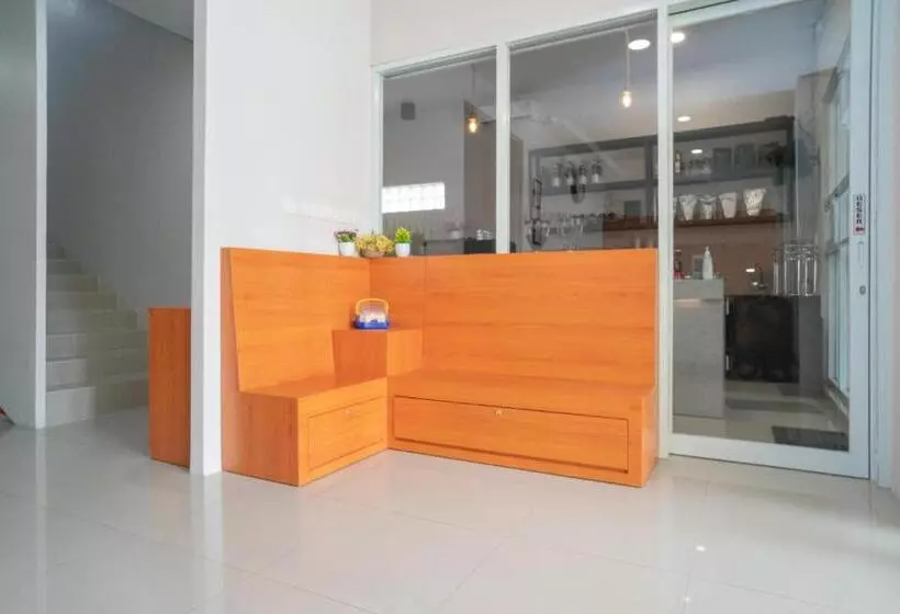 ホテル Reddoorz Syariah Near Jalan Ahmad Yani Banjarmasin 3