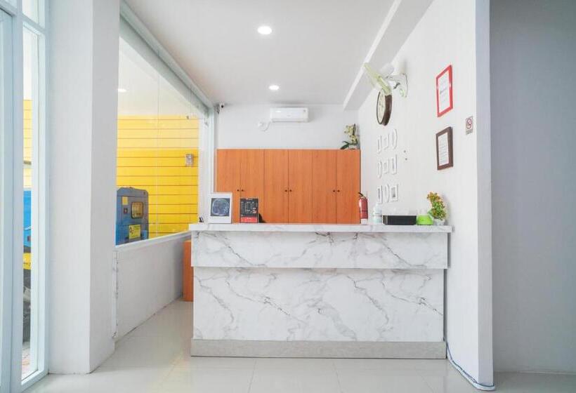 בית מלון כפרי Reddoorz Syariah Near Jalan Ahmad Yani Banjarmasin 3