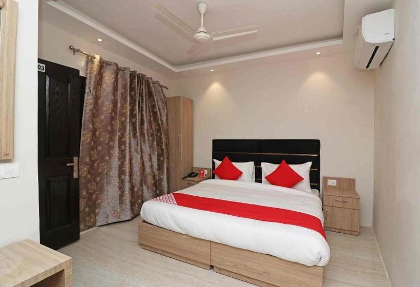 فندق Oyo 79322 Bloomsbury Inn