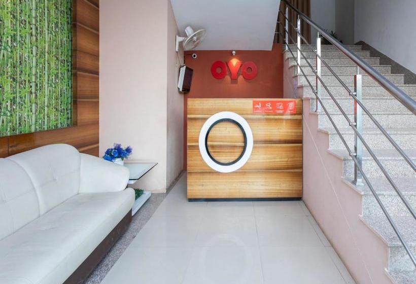 فندق Oyo 79322 Bloomsbury Inn