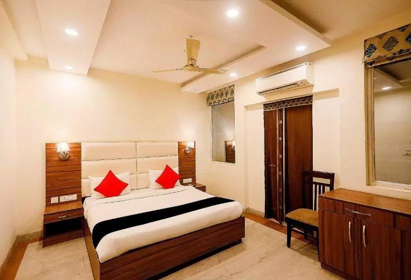 هتل Fab Le Palais