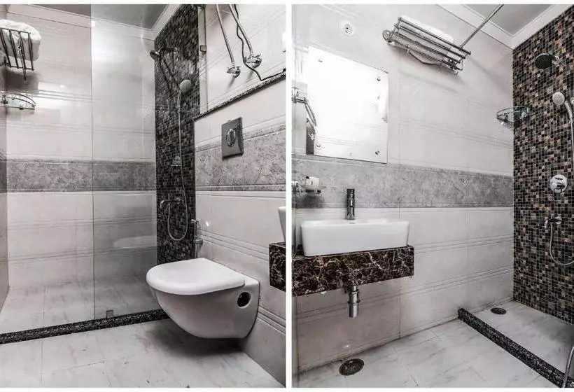 هتل Fab Le Palais