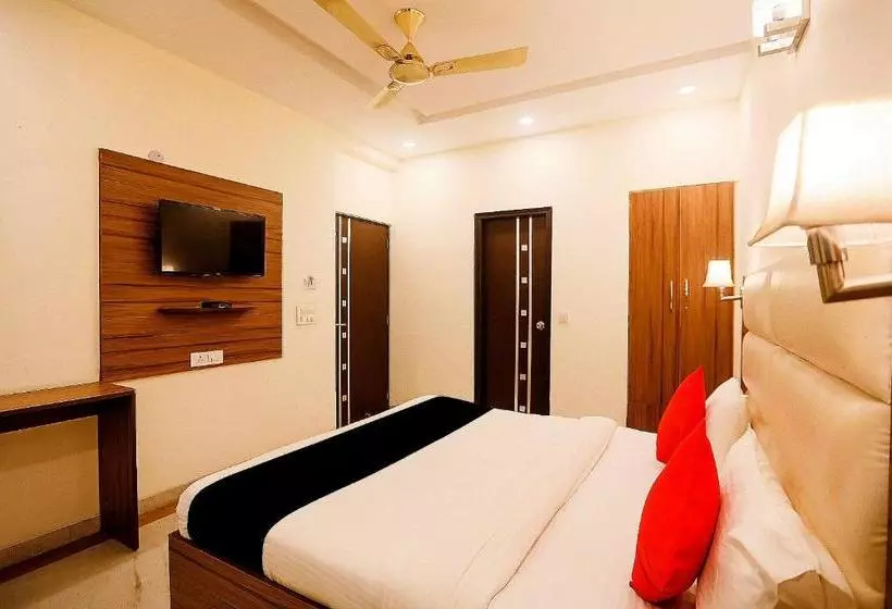 هتل Fab Le Palais