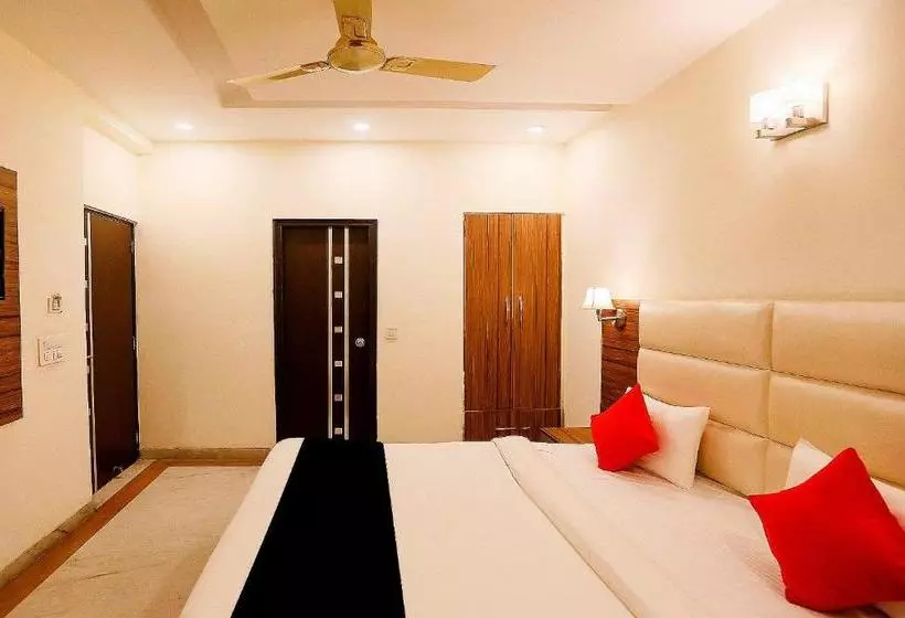 هتل Fab Le Palais