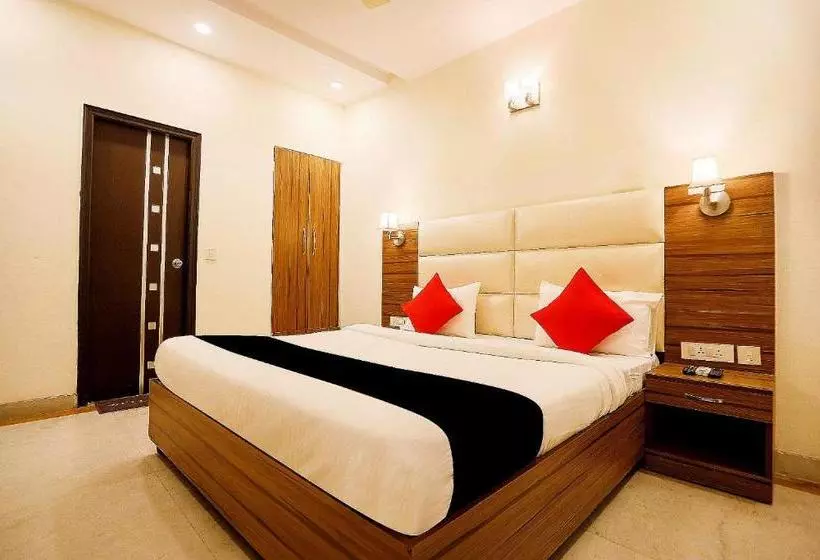 هتل Fab Le Palais