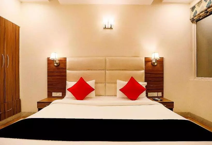 هتل Fab Le Palais