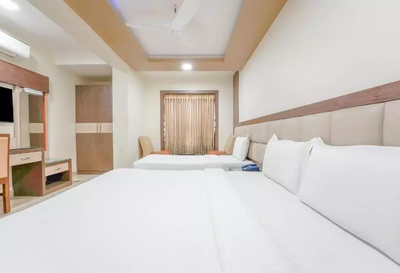 هتل Fab Le Palais