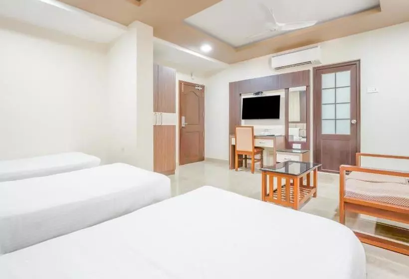 هتل Fab Le Palais