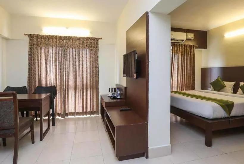Hotelli Pratham Inn By Downtown S