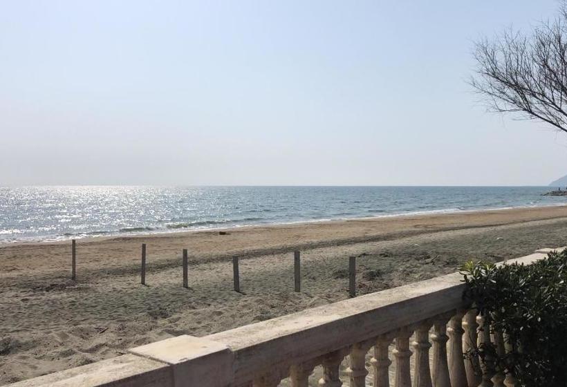 פנסיון Villa Degli Squali Suite Home