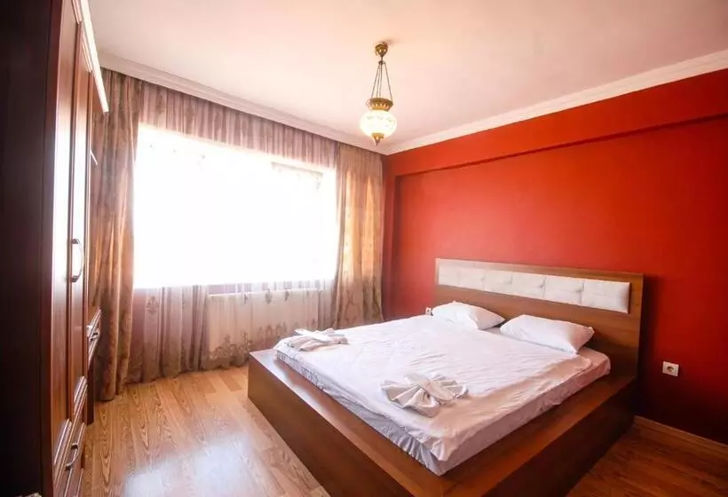 Sultanahmet Enjoyer Suit