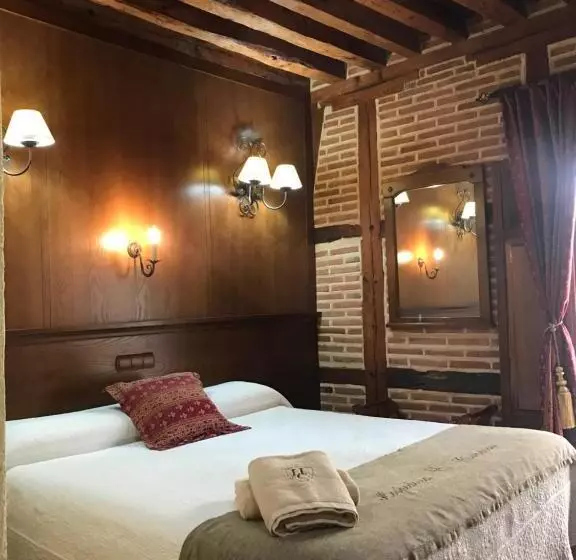 مسافرخانه Hospederia Casa De Cisneros