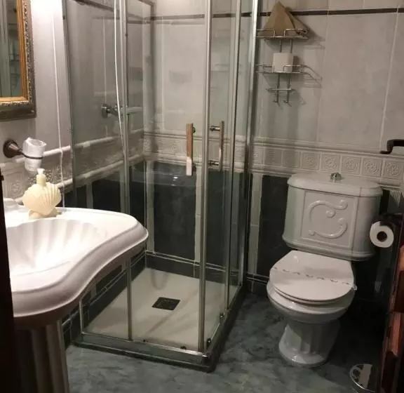 مسافرخانه Hospederia Casa De Cisneros