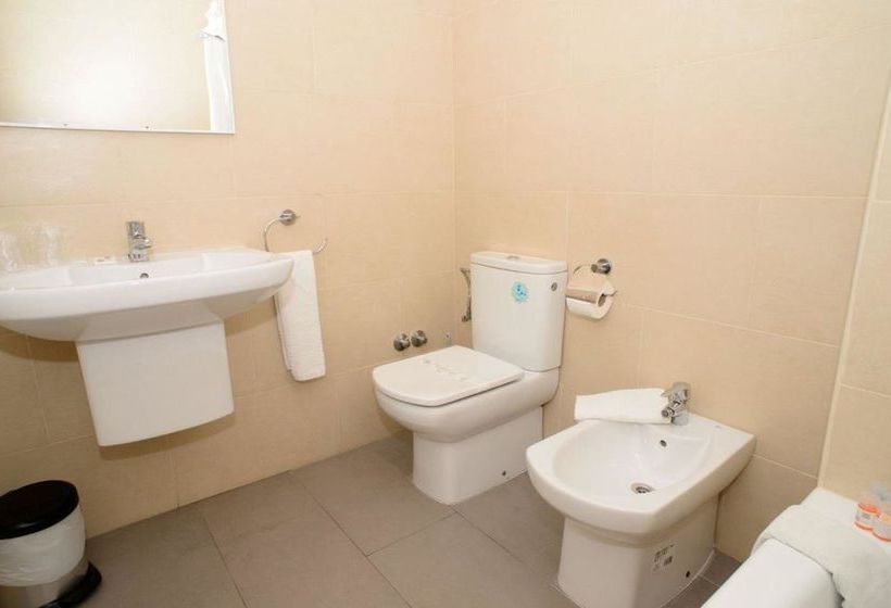 مسافرخانه Tarba