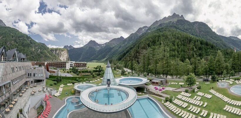 Aqua Dome 4 Sterne Superior Hotel & Tirol Therme Längenfeld