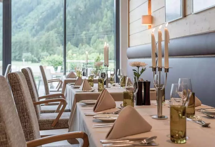 Aqua Dome 4 Sterne Superior Hotel & Tirol Therme Längenfeld