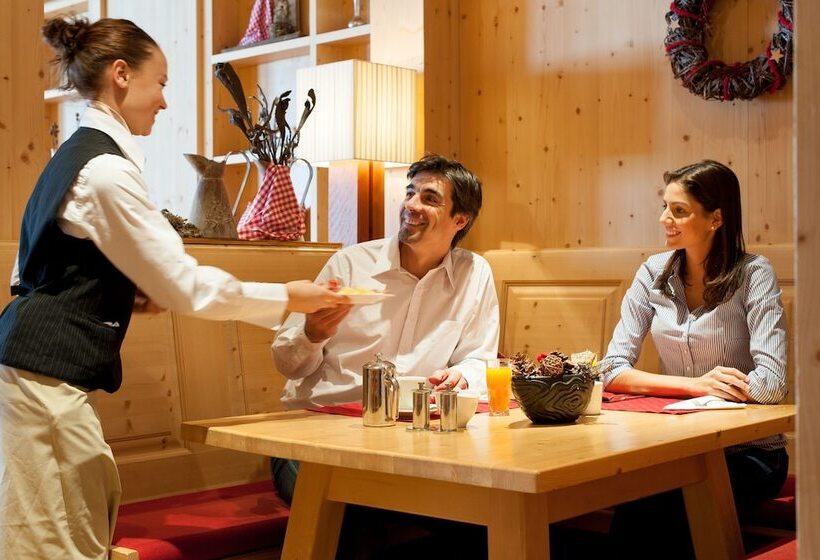 Aqua Dome 4 Sterne Superior Hotel & Tirol Therme Längenfeld