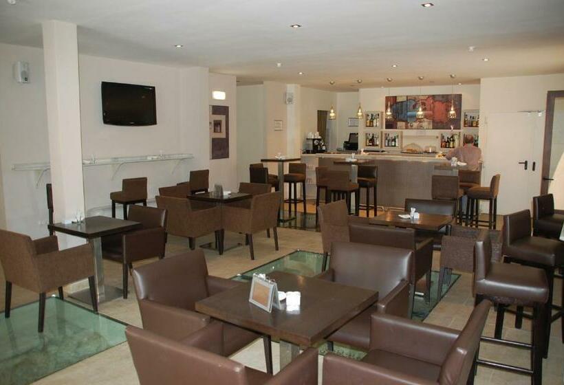 فندق Convento Del Giraldo