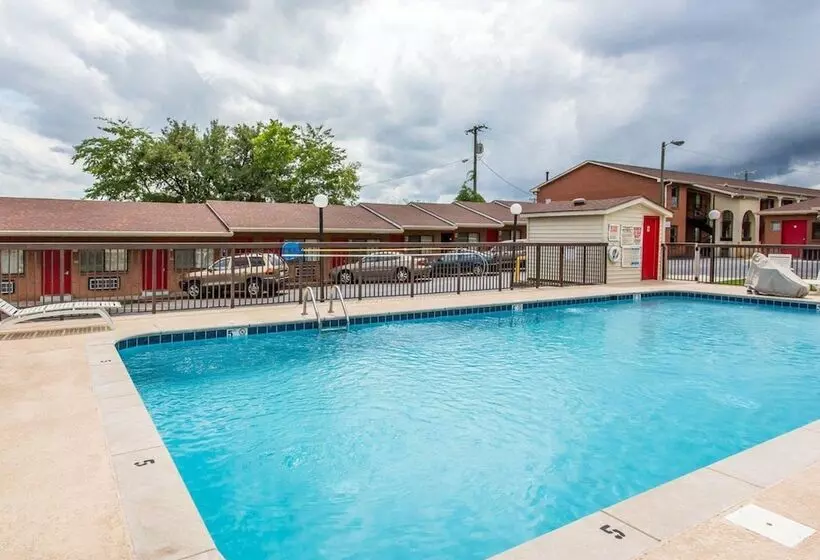 هتل Econo Lodge Nashville North Opryland