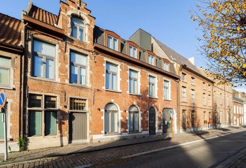 هتل Hof Van Aragon