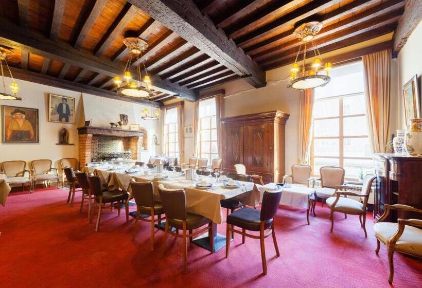 هتل Hof Van Aragon