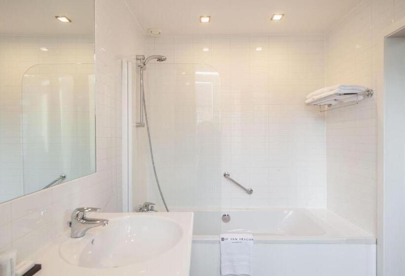 هتل Hof Van Aragon