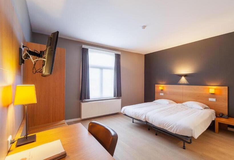 هتل Hof Van Aragon