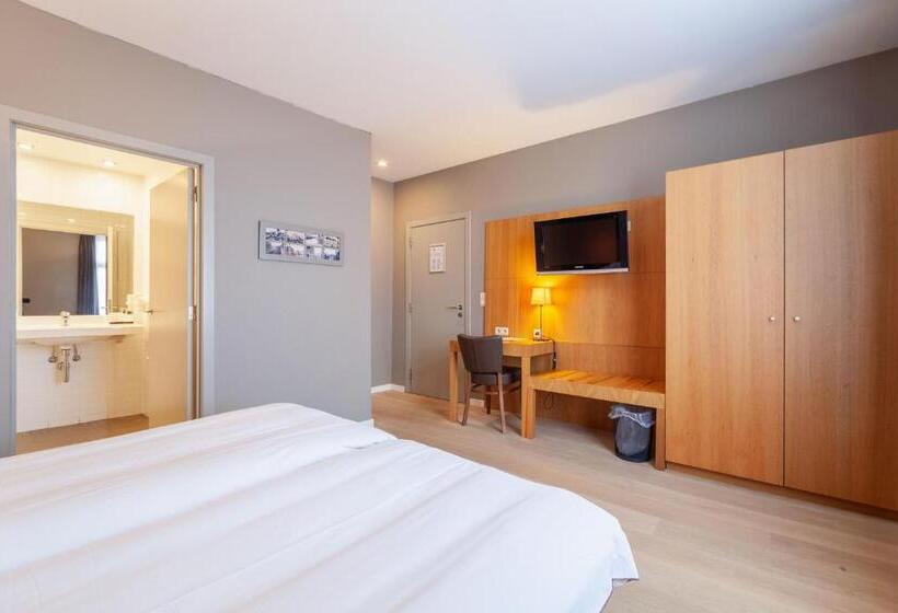 هتل Hof Van Aragon