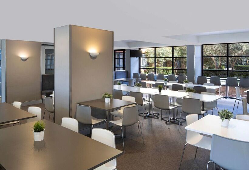 Отель Mercure Sydney Manly Warringah