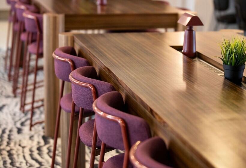 Отель Mercure Sydney Manly Warringah