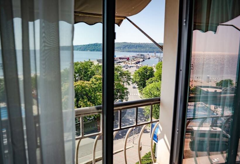 Panorama Hotel Free Ev Charging Station