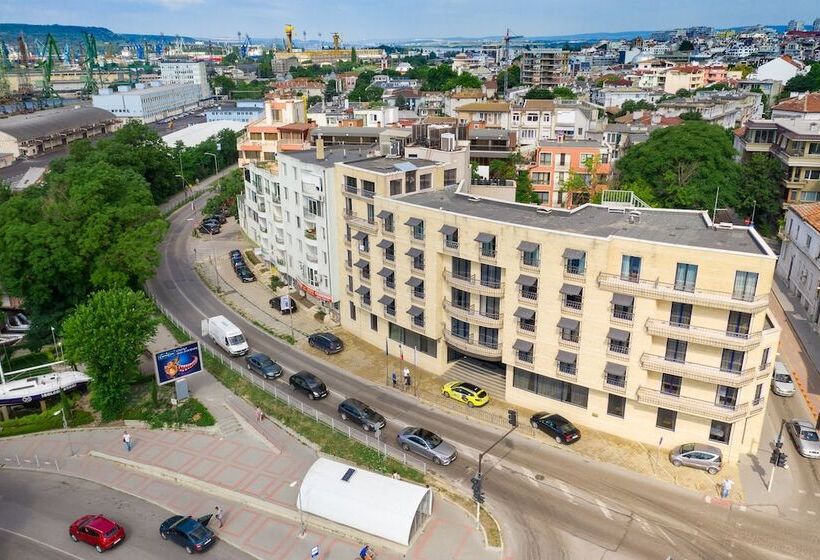 Panorama Hotel Free Ev Charging Station