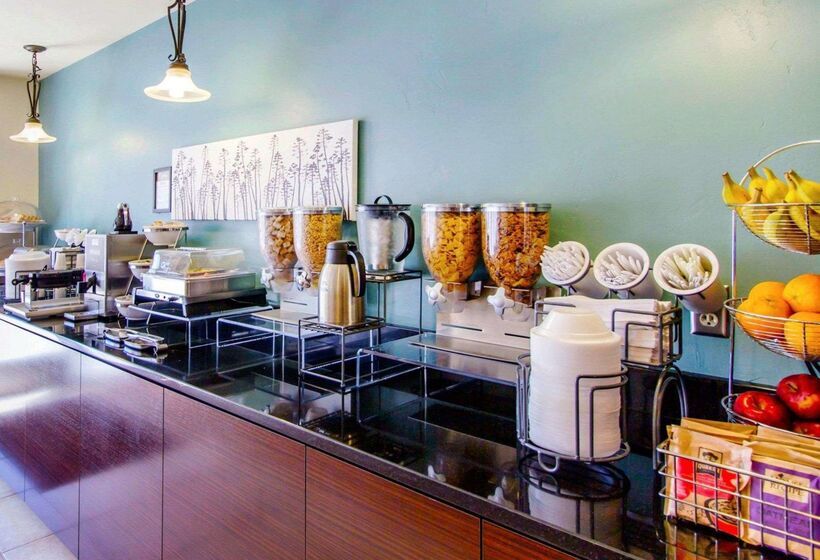 Отель Sleep Inn & Suites